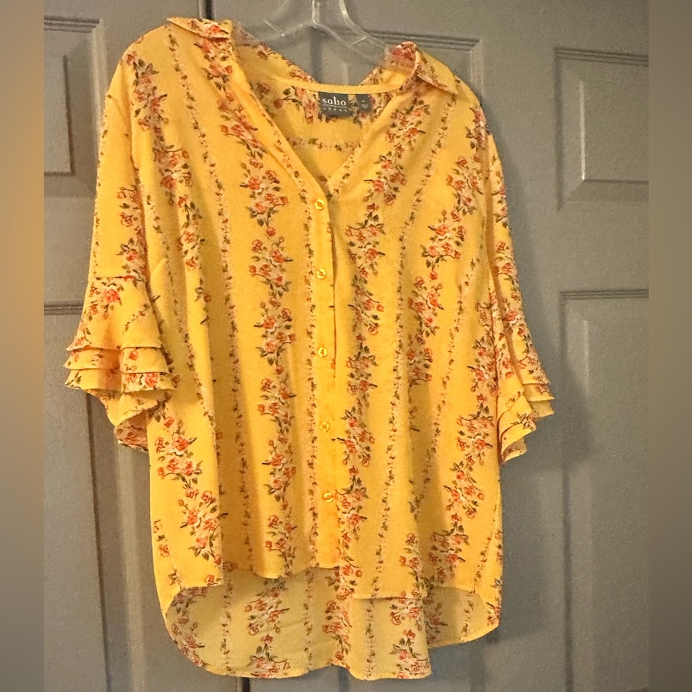 Soho New York and Company blouse in XL